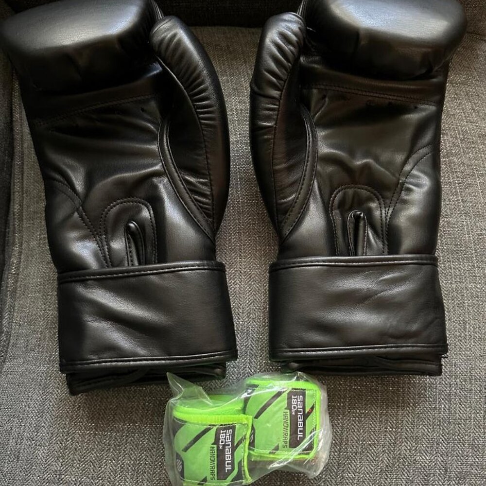 Venum Contender Boxing Gloves